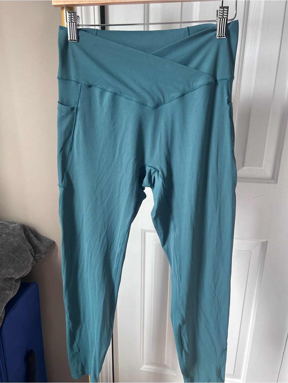 HALARA Women’s Teal High-Waist Performance Leggings size large